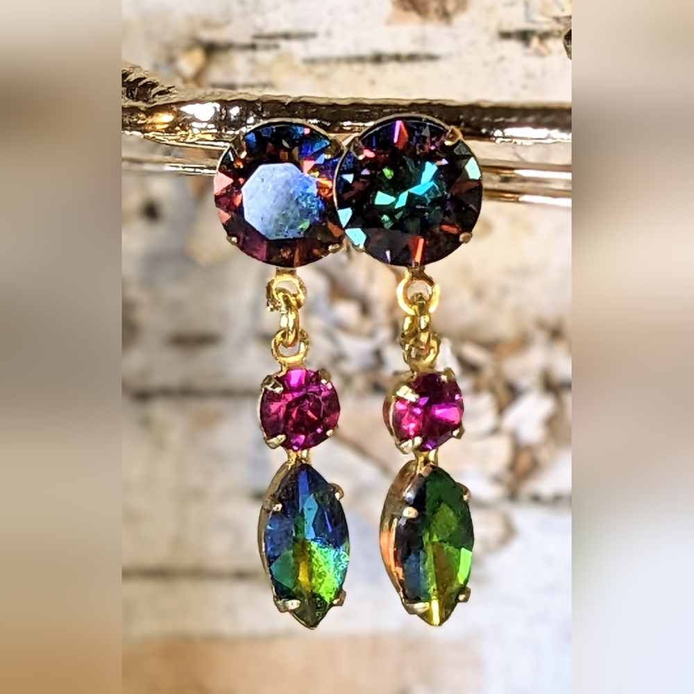Volcano Vitrail And Fuschia Crystal Drop Down Earrings In Gold Plated